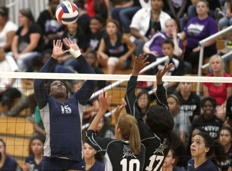 Volleyball: Harker Heights v. Shoemaker